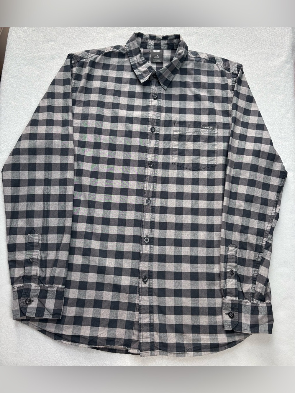Oakley Plaid Button Up Shirt Men’s Large Gray Black Buffalo Check Long Sleeve